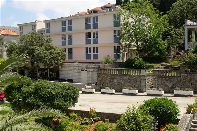 Budynek Boczny Komodor - Budynek boczny KOMODOR, Dubrovnik - Lapad