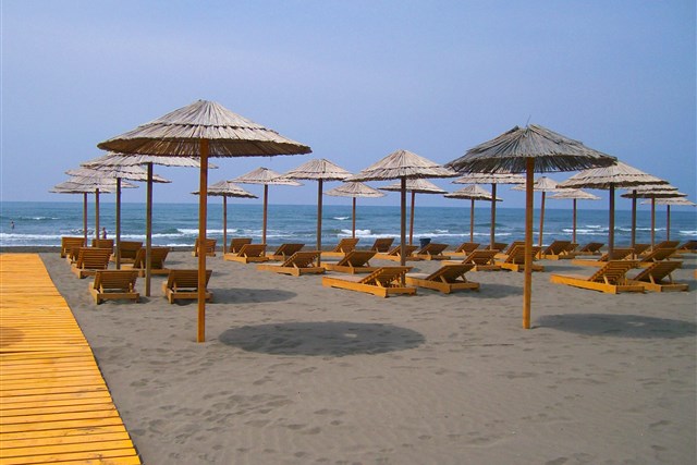 Hotel VELKA PLAZ - pobyty dofinansowane 50+ - Ulcinj - plaża
