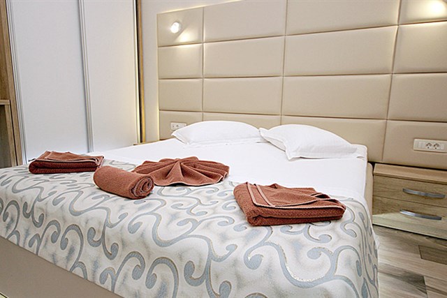 Hotel BUTUA RESIDENCE - pokój - 3+0 Standard