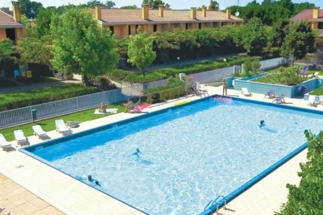 Villaggio DEI FIORI - komplex apartmánů s bazénem
