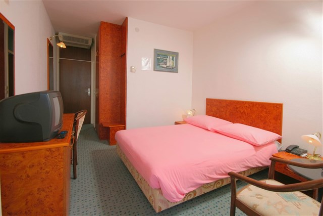 Hotel MEDENA pobyty dofinansowane 50+ - pokój - 2(+0) B PROMO-3