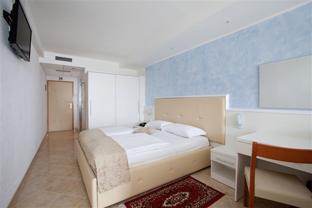 Hotel MIMOSA / LIDO PALACE - pokój - 2(+2) BM