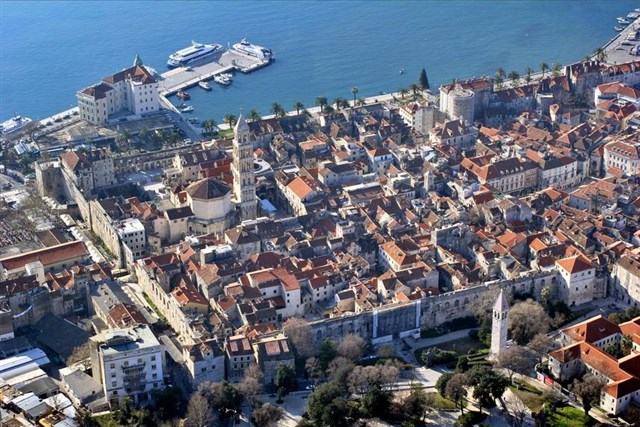 Chorwacja: wypoczynek + zwiedzanie - Trogir, Split, PN Krka - město Split