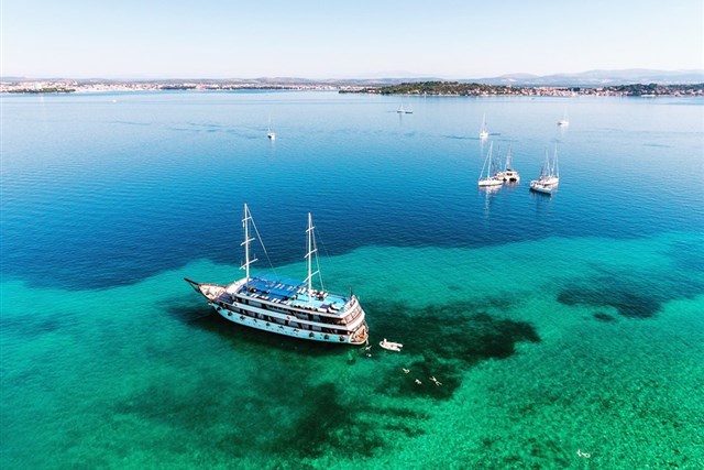 Rejs po Adriatyku - Jacht KL2 - PREMIUM SUPERIOR