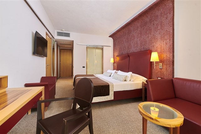 Hotel CORAL Plava Laguna - pokój przystosowany dla osób poruszających się na wózkach inwalidzkich - 2(+1) BM Premium