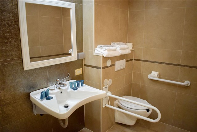 Hotel WYNDHAM GRAND Resort ex. Hotel The View - pokój przystosowany dla osób poruszających się na wózkach inwalidzkich - 2(+0) Standard