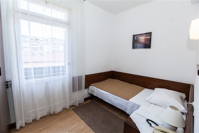 Hotel ZAGREB - pokój - 1(+0) STANDARD
