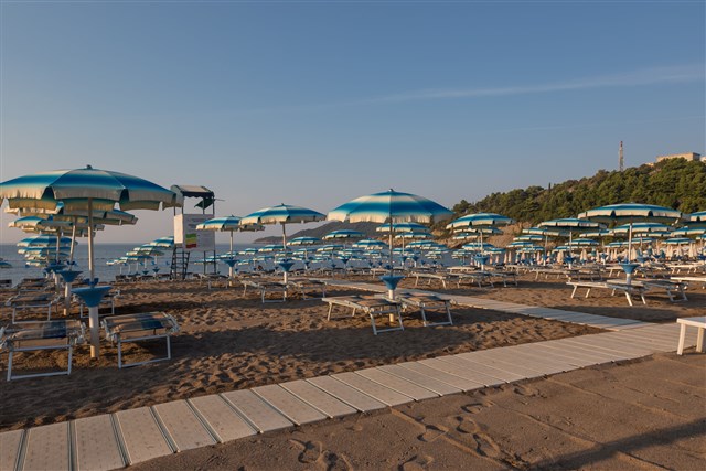 Hotel MEDITERAN - Bečići - plaża
